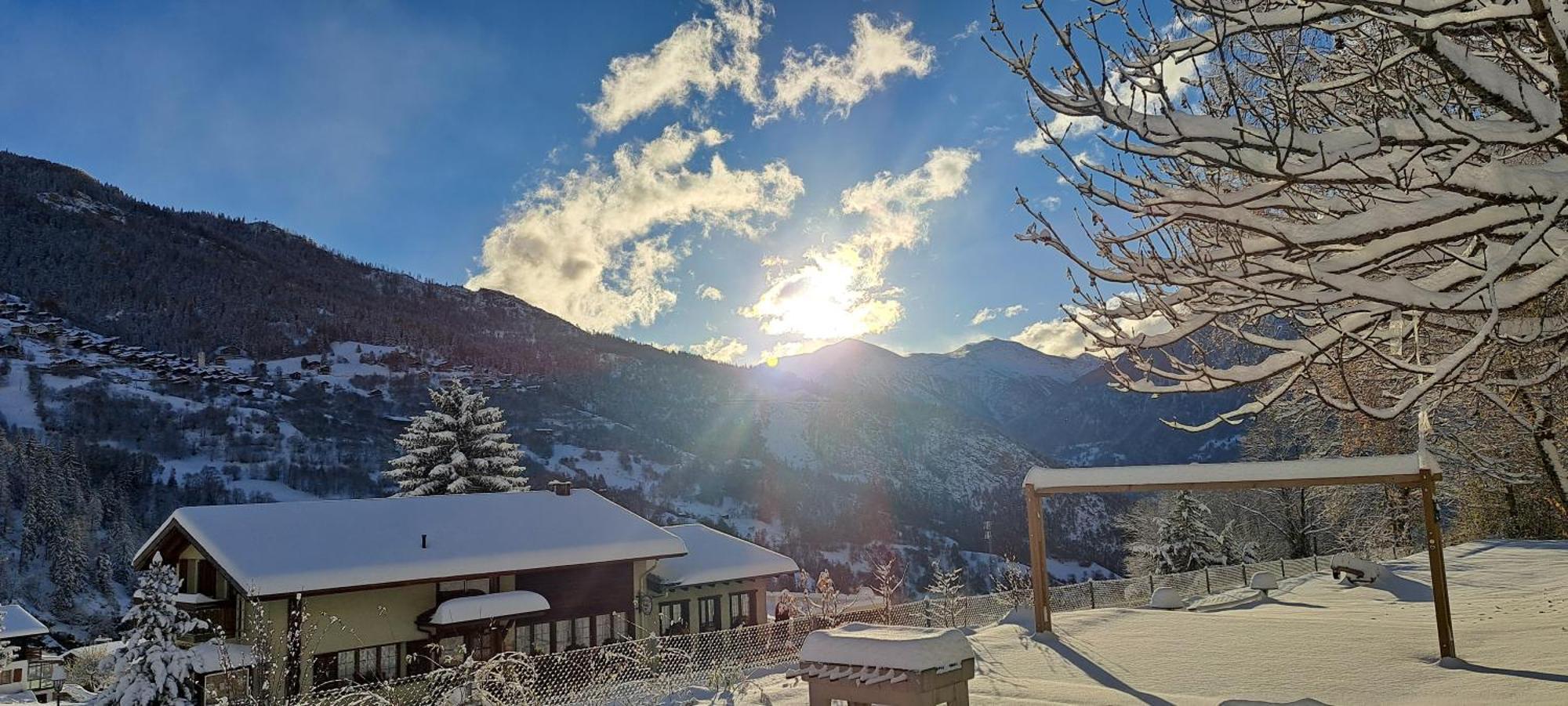 B&B Chalet Rustica Inden, Leukerbad 外观 照片